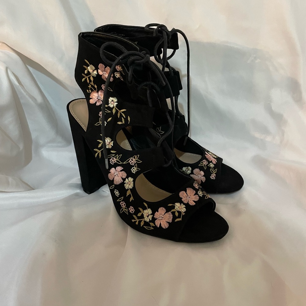 JustFab Black Floral Lace-Up Heels 5” - Picture 12 of 12